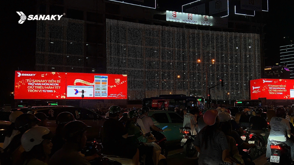 Khoảnh Khắc - Sanaky Đón Pháo Hoa 2026